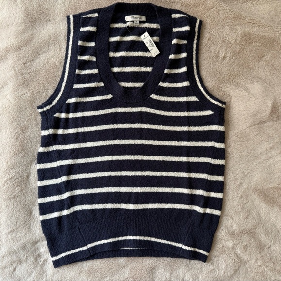 NWT Madewell Bouclé-Knit Sweater Tank
Vintage Ivory Juniper Berry Size M - Picture 11 of 11